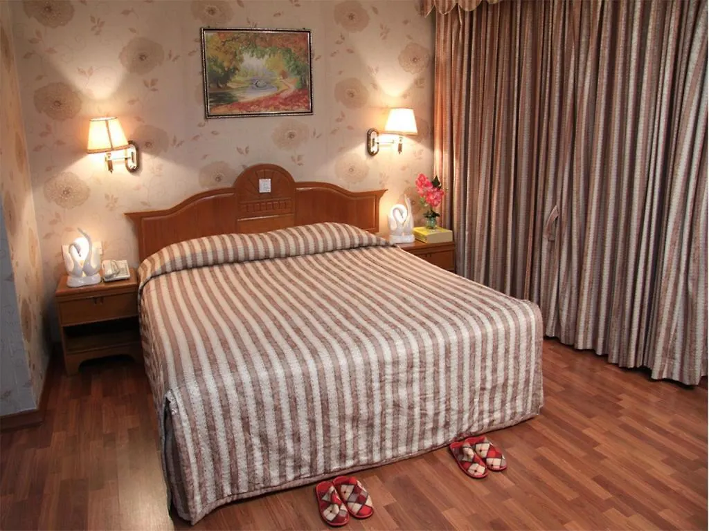 Excel Treasure Hotel Yangon 2*,